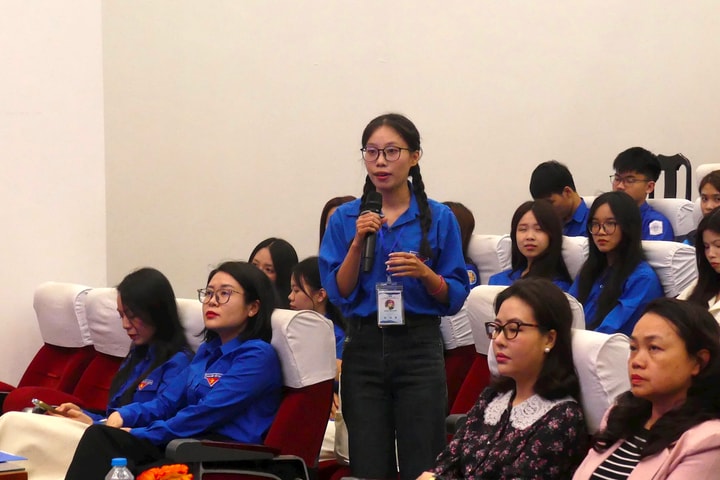 Cầu Giấy gặp mặt cử tri trẻ tham gia bầu cử