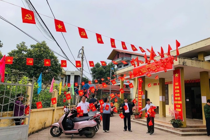 Ghi nhanh không khí trước ngày bầu cử tại phường Tùng Thiện