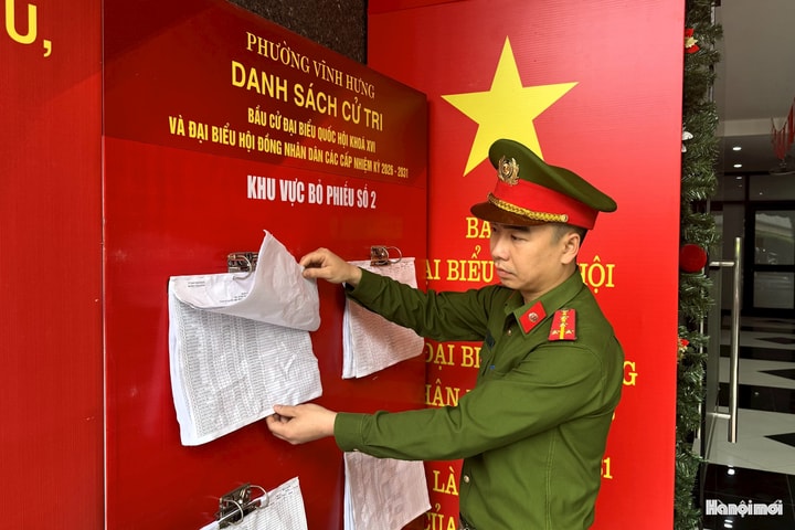 Công an phường Vĩnh Hưng bảo đảm an ninh tại 22 khu vực bỏ phiếu