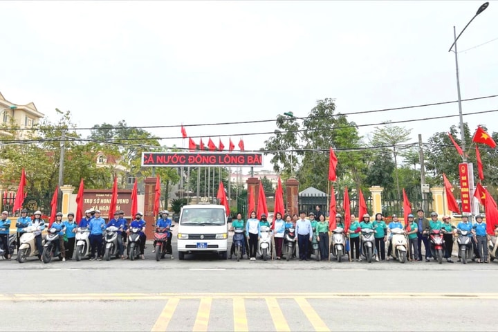 Xã Ngọc Hồi ra quân vệ sinh môi trường, tuyên truyền lưu động hưởng ứng ngày bầu cử