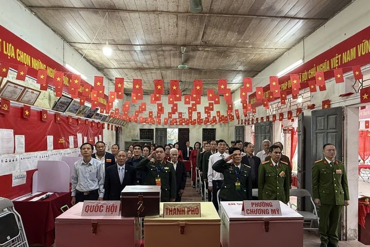 Ngày bầu cử tại phường Chương Mỹ diễn ra an toàn, gần 100% cử tri tham gia