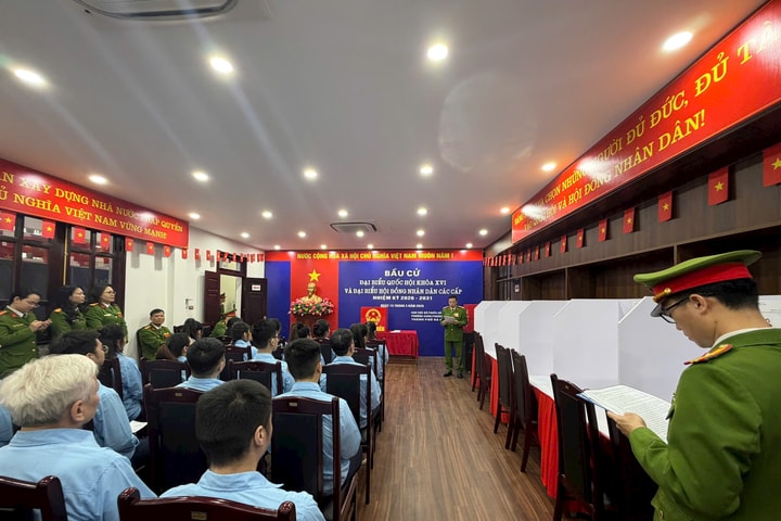 Những lá phiếu đặc biệt trong Trại tạm giam số 1