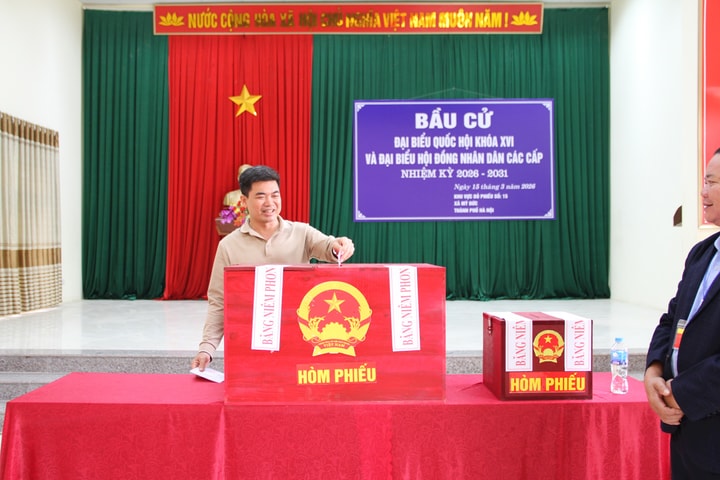 Xã Mỹ Đức: Đến 11h15, gần 80% cử tri tham gia bỏ phiếu
