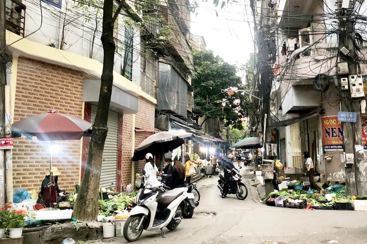 Xóa “chợ cóc”: Bảo đảm trật tự đô thị, xây dựng văn minh thương mại