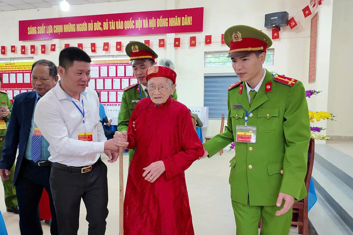 Mạch ngầm truyền thống trong "ngày hội non sông"