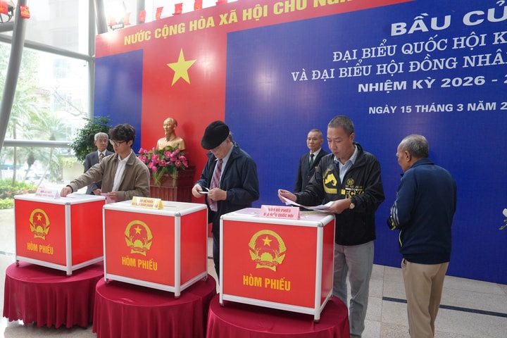 Cử tri Ba Đình đi bỏ phiếu từ sớm, gửi gắm nhiều kỳ vọng