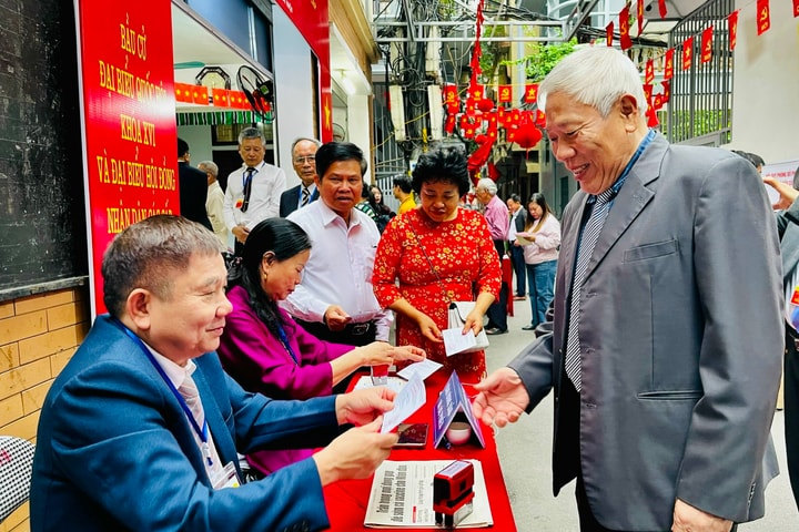 Phường Phương Liệt: Hơn 48.000 cử tri hoàn thành bỏ phiếu