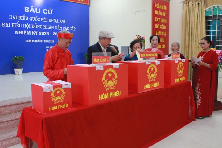 Cử tri cao tuổi Thanh Oai: 14 lần vinh dự bỏ phiếu, lần này nhiều cảm xúc nhất