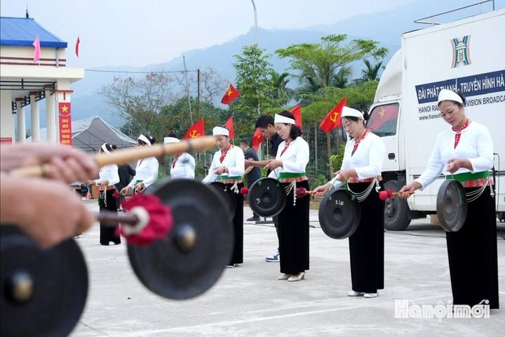 Xã Ba Vì: Rộn ràng tiếng cồng chiêng mừng ngày hội lớn