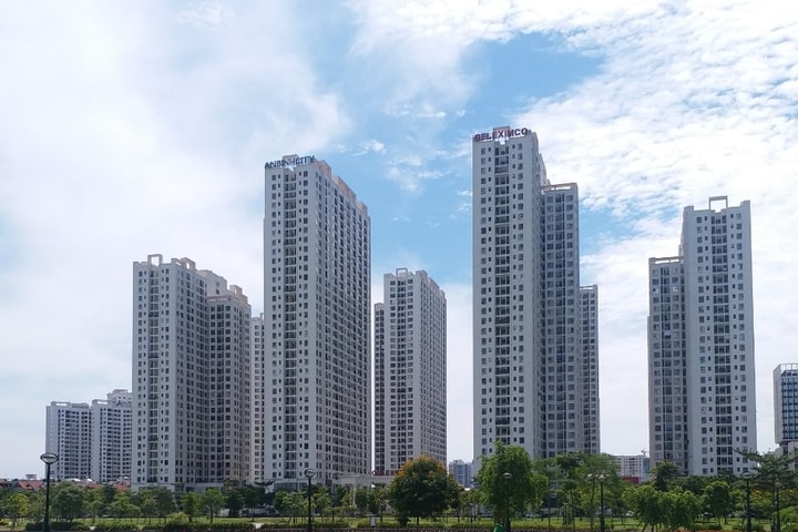 Nghịch lý thị trường trầm lắng nhưng giá bất động sản vẫn neo cao