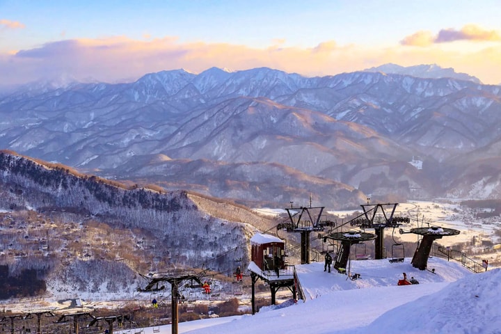 Hakuba mùa tuyết trắng: Nhộn nhịp và lặng yên giữa dãy Alps Nhật Bản