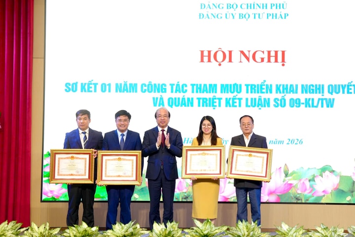 Đổi mới mạnh mẽ công tác xây dựng pháp luật, hoàn thiện thể chế đáp ứng yêu cầu phát triển mới