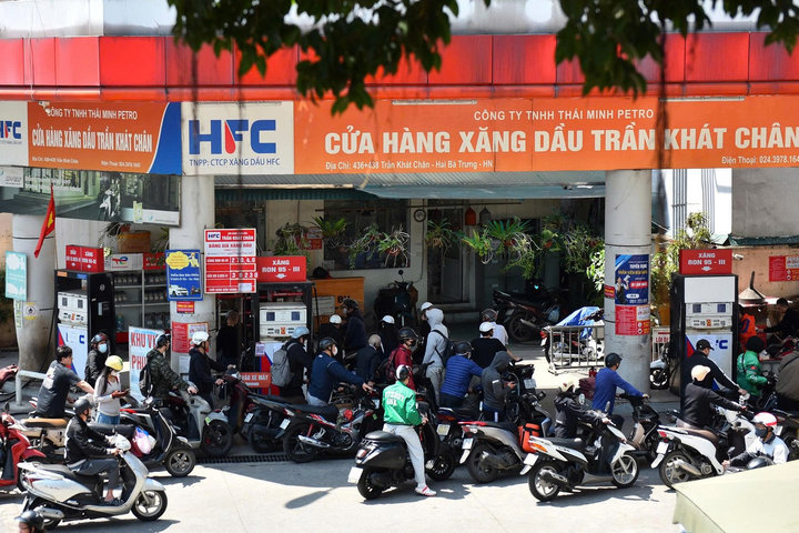 Từ 23h ngày 19-3, giá xăng, dầu tăng mạnh trở lại