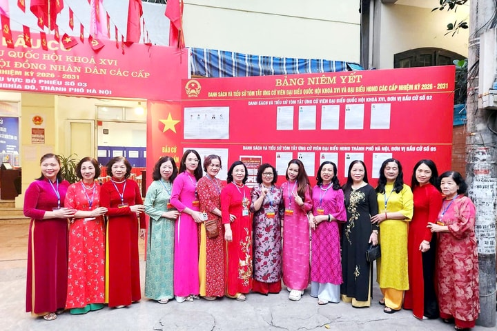 Phụ nữ Nghĩa Đô góp sức làm nên ngày hội bầu cử dân chủ, trách nhiệm