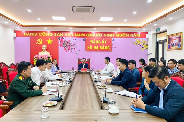 Hạ Bằng: Thúc đẩy triển khai Nghị quyết đại hội Đảng các cấp