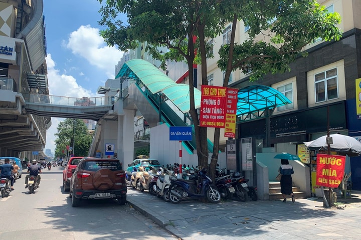 Giải toả hàng quán, bãi trông giữ xe tự phát quanh các nhà ga tuyến Cát Linh - Hà Đông