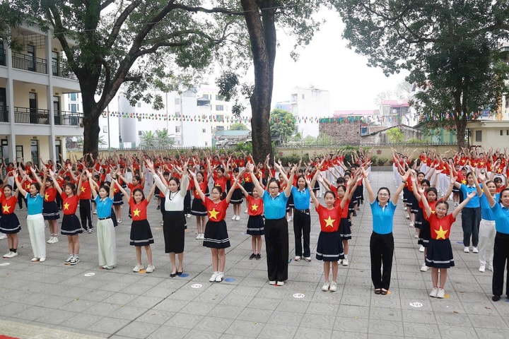 Hội phụ nữ phường Dương Nội thi đua xây dựng gia đình “5 không, 3 sạch, 3 an”