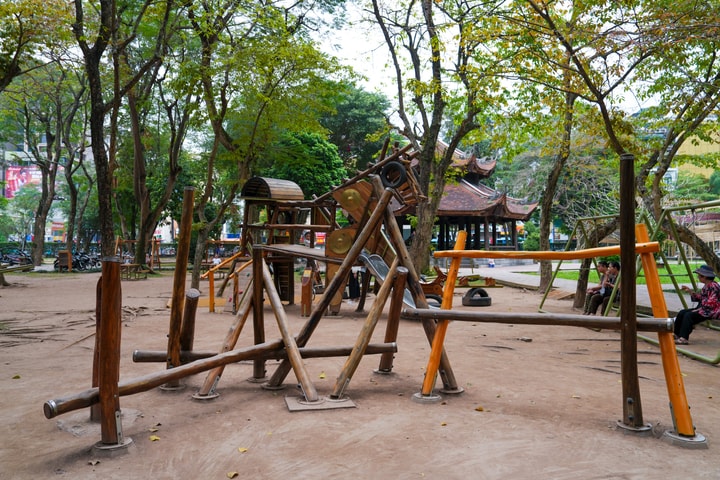 Dạo bước trong sân chơi kể chuyện Thánh Gióng