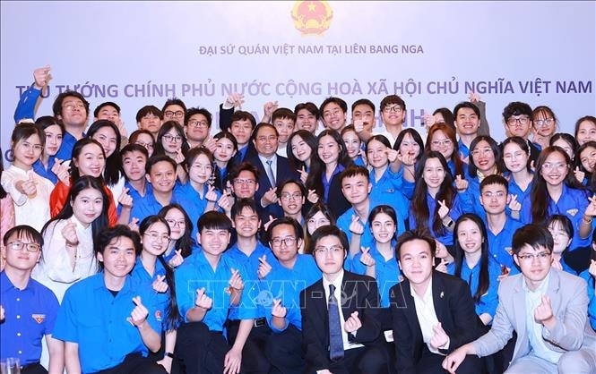 Thủ tướng Phạm Minh Chính gặp gỡ cộng đồng người Việt Nam tại LB Nga