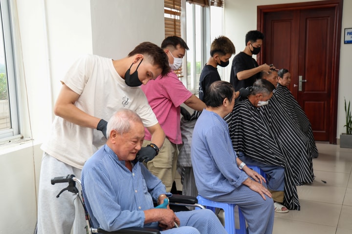 Lan tỏa nhân văn từ công tác xã hội tại Bệnh viện Da liễu Trung ương