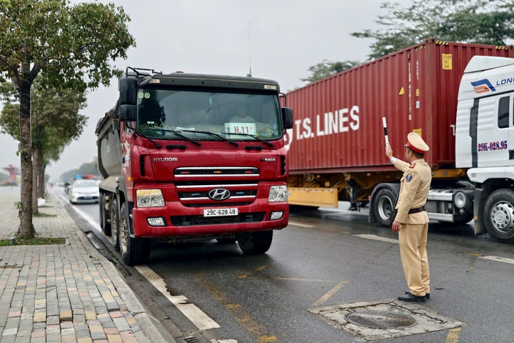 Đối thoại với doanh nghiệp vận tải, siết chặt an toàn giao thông phục vụ thi công các dự án