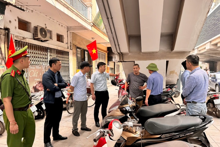 Hanoi Metro giải toả hàng quán, điểm trông giữ xe dưới chân ga đường sắt đô thị
