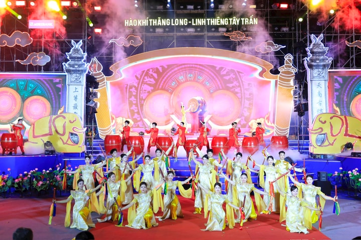 Đặc sắc chương trình nghệ thuật “Hào khí Thăng Long - Linh thiêng Tây trấn”