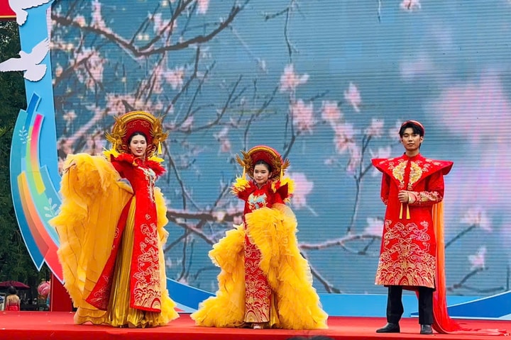 Hà Nội: Hơn 1.000 đại biểu tham dự Festival "Phụ nữ Thủ đô vì hòa bình, phát triển"