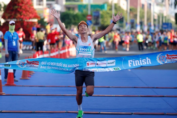 Hoàng Nguyên Thanh, Phạm Thị Hồng Lệ giành Huy chương vàng Giải vô địch quốc gia marathon 2026