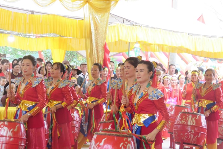 Gìn giữ di sản, dựng xây văn hóa nhìn từ lễ hội điểm tại xã Thiên Lộc