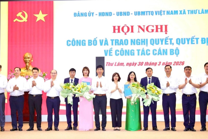 Xã Thư Lâm: Trao nghị quyết, quyết định về công tác cán bộ, trao Bằng "Tổ quốc ghi công" cho liệt sĩ