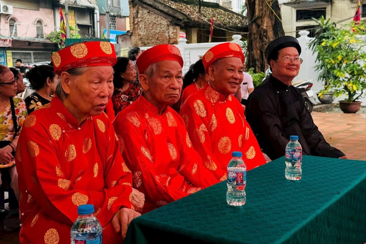 Rộn ràng lễ kỷ niệm ngày sinh Đức thánh Bảo Hựu tại làng Đông Xã