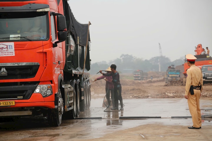 Giải quyết triệt để nguy cơ mất an toàn giao thông từ xe tải