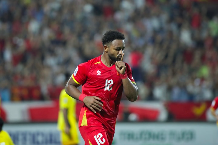 Xuân Son lập cú đúp, tuyển Việt Nam thắng 3-1 tuyển Malaysia