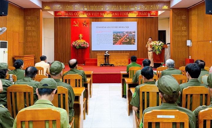 Thanh Liệt: Nâng cao kỹ năng điều khiển, phân luồng giao thông cho lực lượng an ninh cơ sở