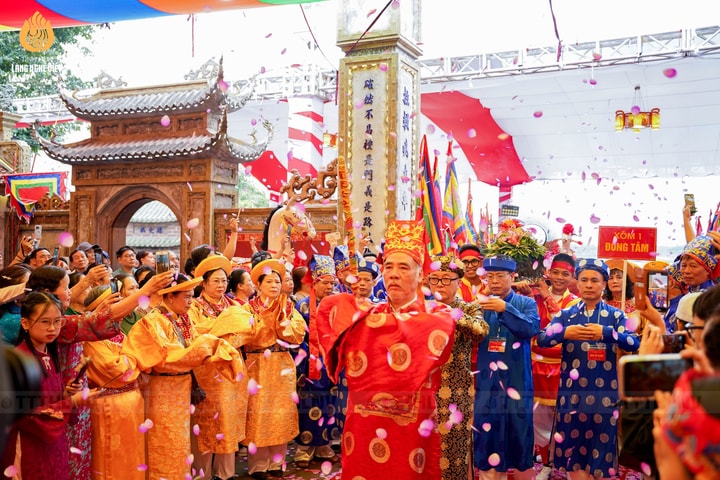 Lễ hội Bát Tràng: Gìn giữ di sản, lan tỏa giá trị văn hóa truyền thống