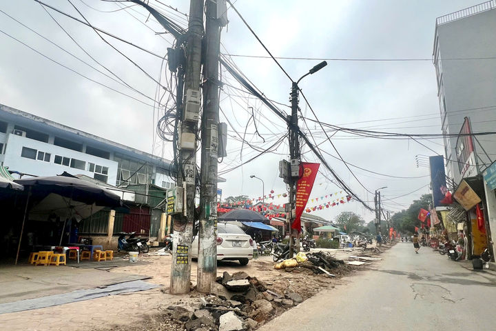 Khẩn trương thi công cải tạo ngõ 193 Phú Diễn: Tháo gỡ “nút thắt” về hạ tầng trước 30-6