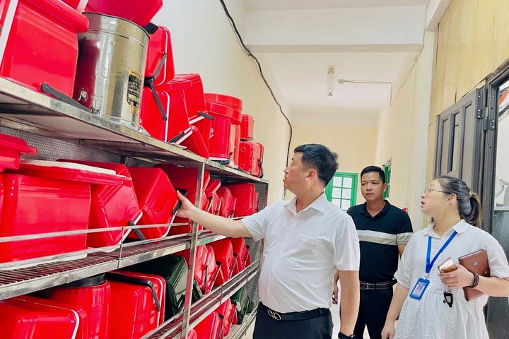 Xã Sóc Sơn rà soát lại toàn bộ quy trình tổ chức bữa ăn bán trú trong trường học