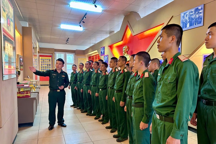 Trung đoàn 692, Sư đoàn Bộ binh 301: Tự hào 72 năm truyền thống đơn vị Anh hùng