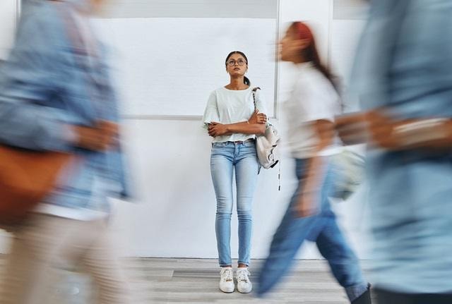 Gen Z và “đại dịch cô đơn” nơi công sở