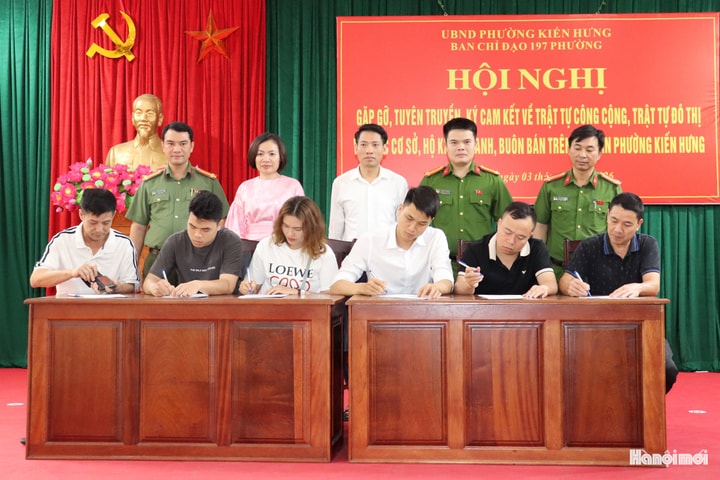 Phường Kiến Hưng: 800 hộ kinh doanh ký cam kết không lấn chiếm vỉa hè, lòng đường