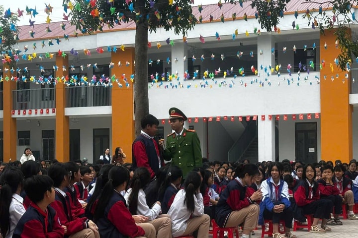 Công an xã Phúc Thọ tuyên truyền phòng chống tội phạm trên không gian mạng