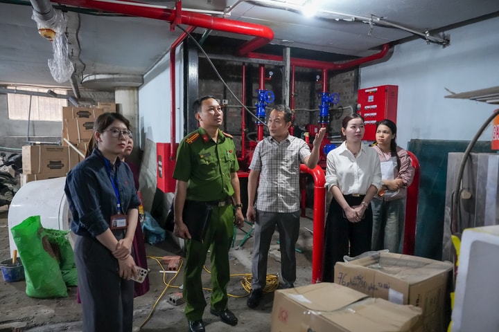 Phường Ngọc Hà siết chặt kiểm tra tăng cường “phạt nguội” vi phạm về môi trường