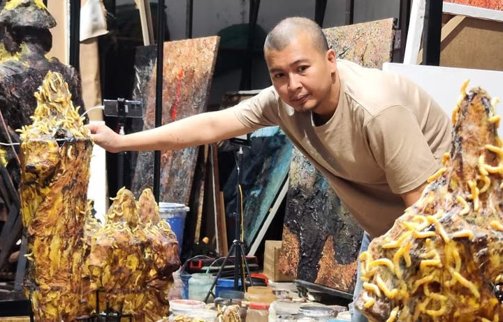 “Tằm” - hành trình 10 năm Lê Hữu Hiếu đưa văn hóa Việt ra thế giới