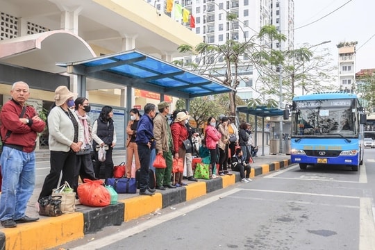 [Podcast] Tin tức ngày 4-4: Hà Nội thông tin chưa miễn phí toàn bộ vé xe buýt