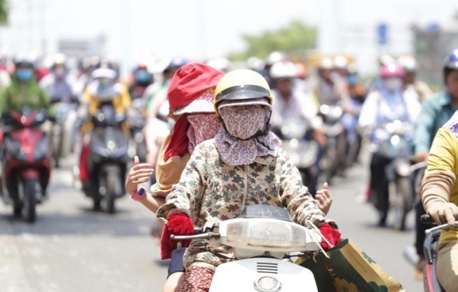 Chuyên gia khuyến cáo phòng tránh say nắng, sốc nhiệt do nắng nóng gay gắt