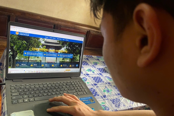 “Chạy thử” đăng ký lớp 10 online: Phụ huynh Hà Nội đánh giá cao sự thuận tiện từ chuyển đổi số