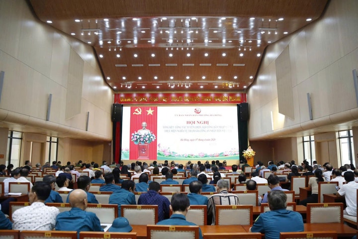 Phường Hà Đông: Khen thưởng cá nhân, tổ chức tiêu biểu trong tuyển quân, sơ kết công tác quý I khối doanh nghiệp