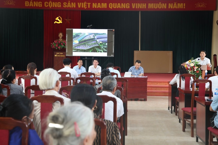 Chính quyền xã Vĩnh Thanh đối thoại với người dân liên quan đến dự án Thành phố thông minh