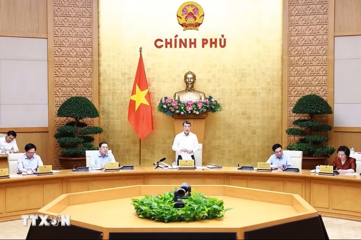 Thủ tướng Lê Minh Hưng chủ trì họp Thường trực Chính phủ và Thường trực Đảng ủy Chính phủ